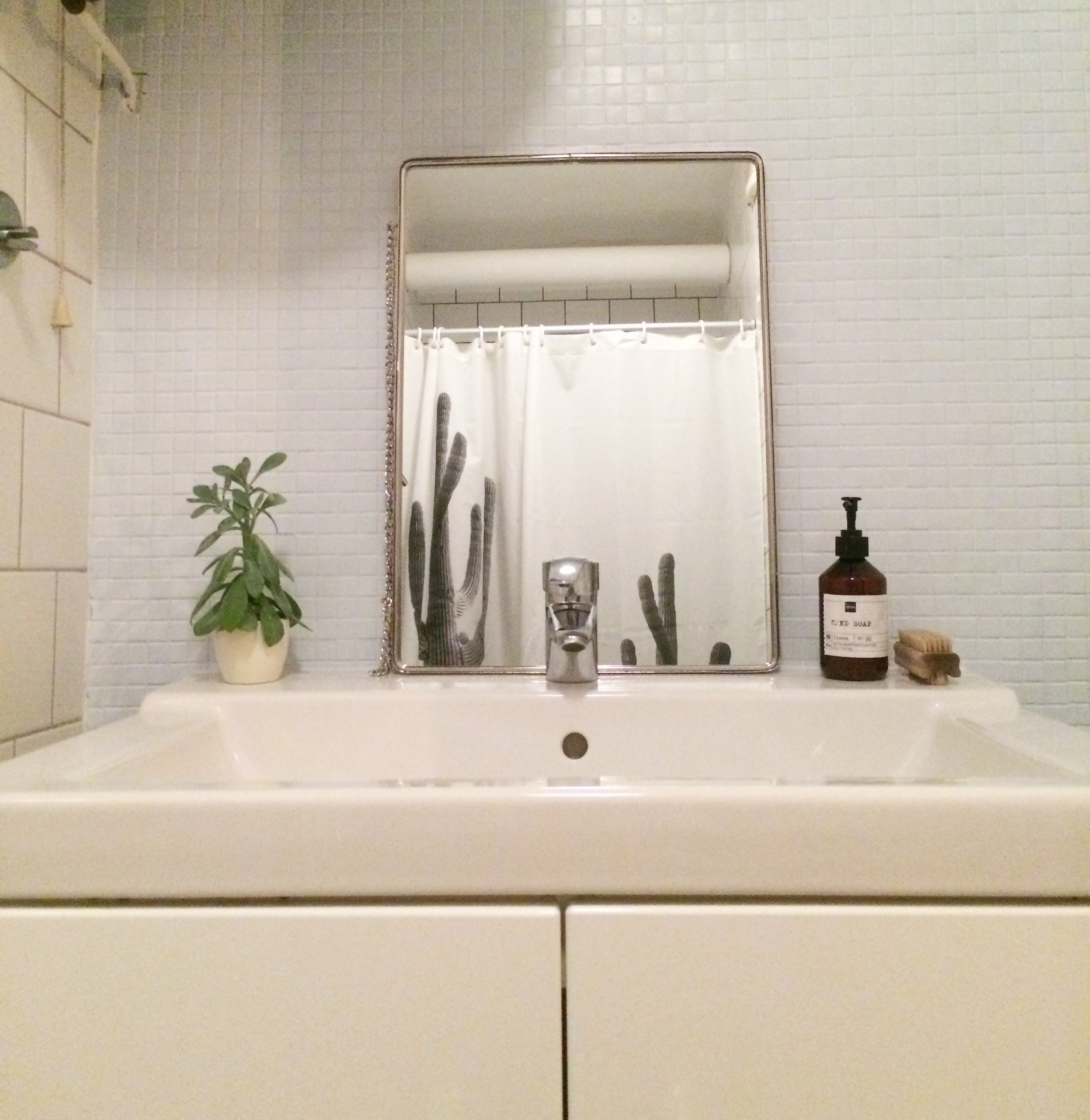 April recap: bathroom renovation - http://weirdatheart.com/april-recap/