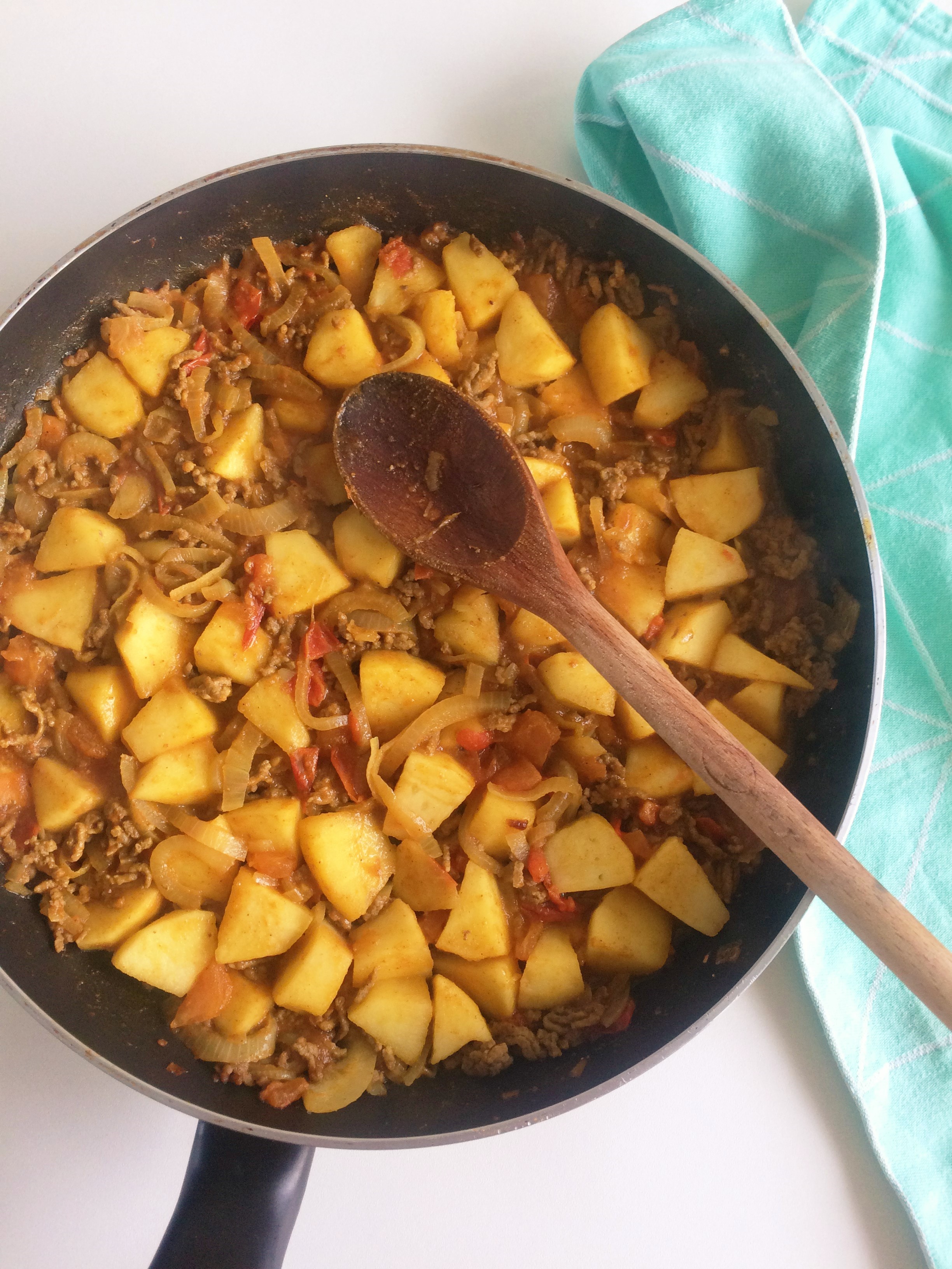 A family classic: Hearty Persian rice with apple and banana